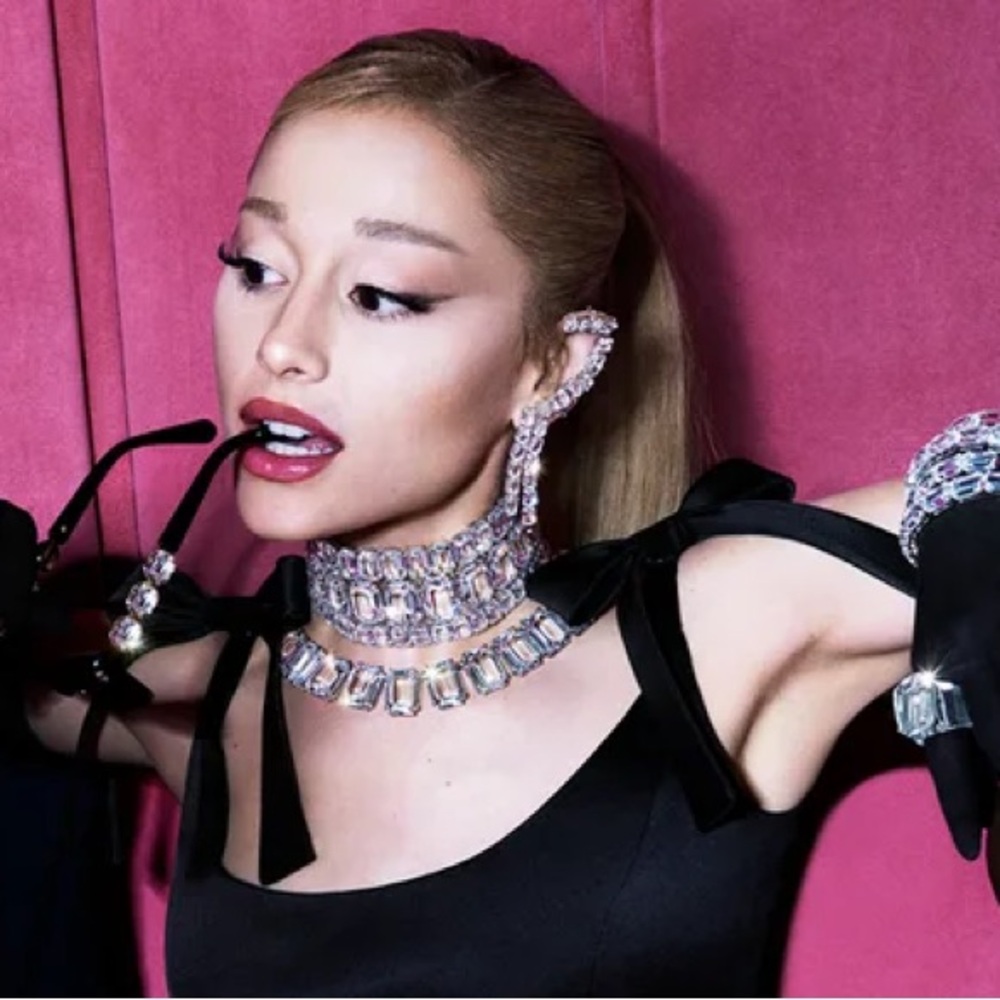 Authentic Swarovski Statement necklace Ariana grande,Kim K Super Bowl.